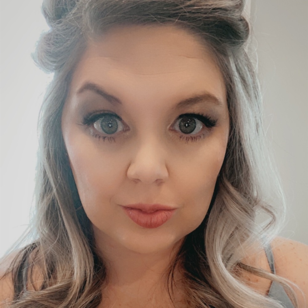 Meet your Posher, Lauren